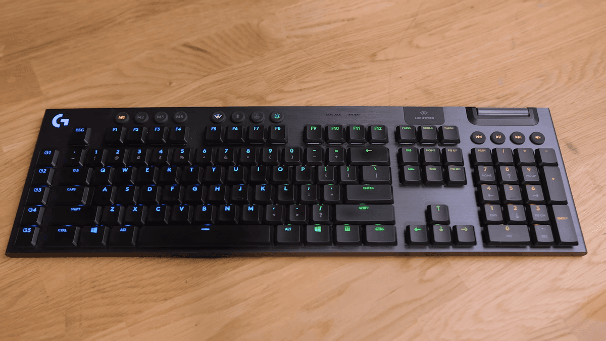 Logitech G915 LIGHTSPEED RGB Mechanical Gaming Keyboard, Low Profile GL Clicky Key Switch, LIGHTSYNC RGB, Advanced LIGHTSPEED Wireless and Bluetooth Support - Clicky