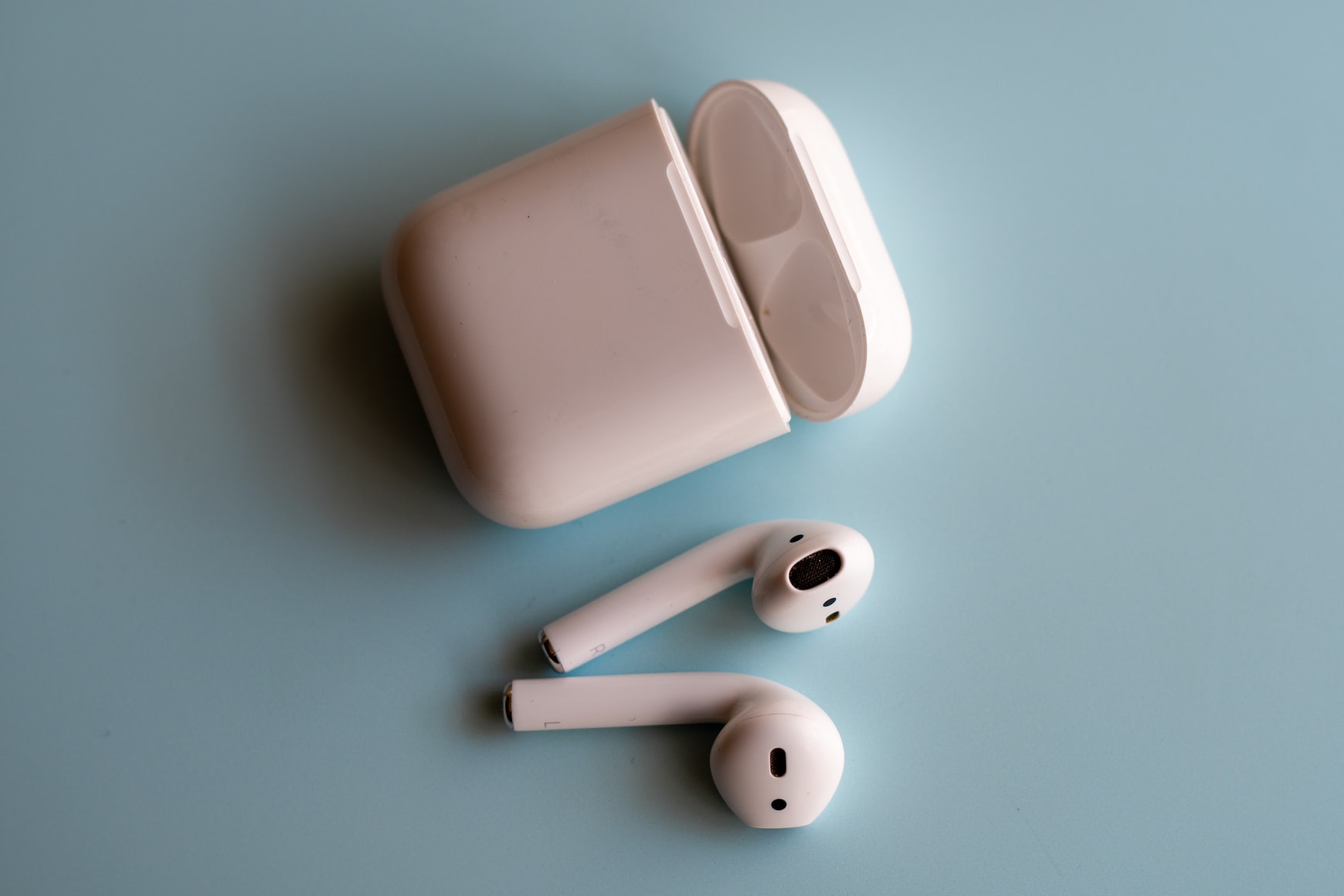 How To Charge Airpods Without A Case